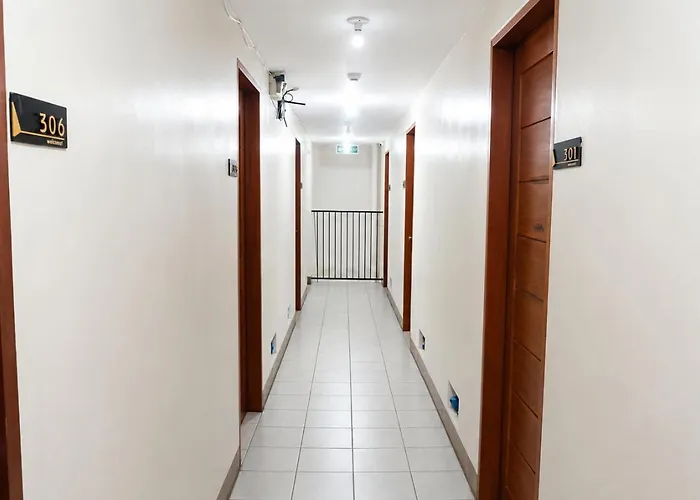 Hotel Reddoorz At Mola Near Shopwise Makati